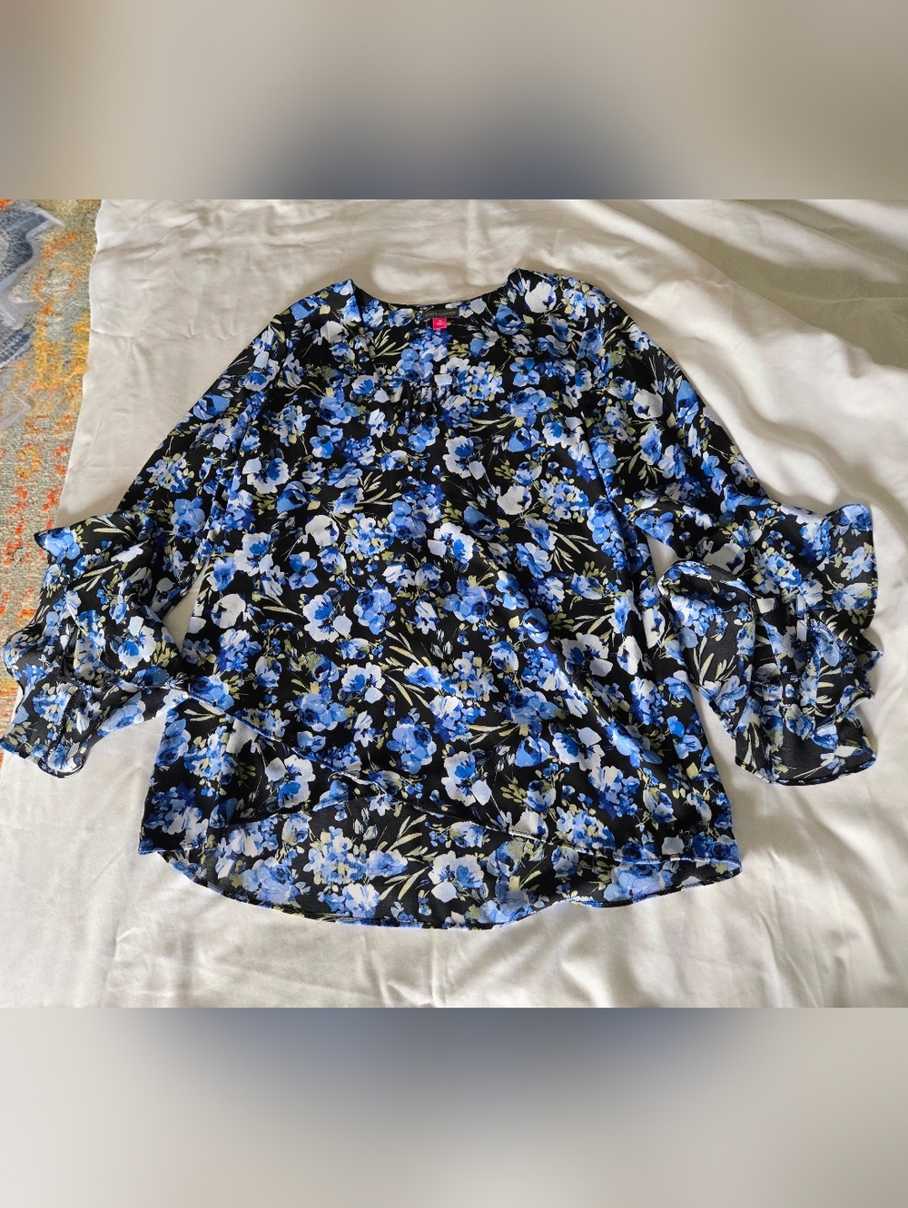 Vince Camuto Women's Long Sleeve Cross Front Blouse - Blue/Black Floral - M